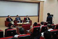 　監委黃武次、李復甸年度地方巡察，縣府簡報座談中提出馬祖土地及違建處理與台灣有顯著不同，宜有馬祖特殊性的處理方式，獲監委認同。（圖／文：劉秋月）