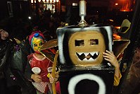 Trick or Treat!?鐵板社區響應西方萬聖節風俗,款待仁愛國小的小朋友。(圖/文:邱竟瑋)
