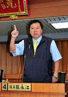 議員張永江進行質詢。(圖/文:曹重偉)