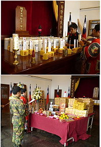 (上圖)官兵代表祭祀此次掘起之前輩英靈。(下圖)已完成掘起程序之官兵英靈,已暫時安厝於南竿忠烈祠。(圖/文:曾俊諺)