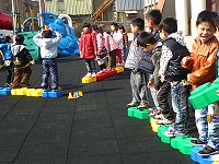 開懷逐笑顏　圖與文：陳其敏