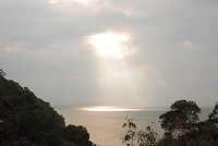 撥雲見日　圖與文：邱竟瑋