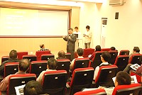 　連江地方法院院長紀文勝昨於縣府主持講座，講解生活中的法律。（圖／文：邱竟瑋）