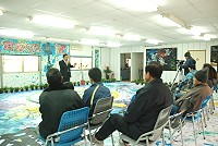 第八屆立法委員參選人陳財能南竿競選總部昨天成立,街坊鄰居聽取政見。(圖/文:邱竟瑋)