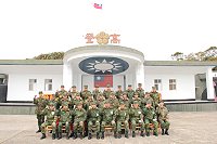 　任指揮官與官兵一同合影留念。（圖／文：游皓凱）