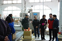 　監委李炳南前往馬祖酒廠巡察，表達關心之意，肯定馬酒品質，期許借鏡金酒打開銷量，好酒絕對不寂寞。（圖／文：劉秋月）