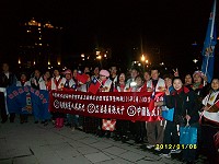 　一月十四日舉行總統及立法委員選舉，桃園縣馬祖同鄉會理事長王國棟與理監事率領三百多位鄉親，出席國民黨造勢晚會。（圖：桃園縣馬祖同鄉會提供）