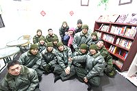 志工媽媽與天王澳據點新兵合照留念。(圖:彭家慶/文:蔡耀緯)