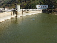 　受到連續幾天雨水的挹注，東湧水庫水位緩慢上升中。（圖／文：陳其敏）