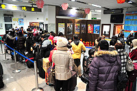 　受到九天連假激勵，地區民眾今年初二出遊潮稍稍回溫，首選還是去大陸，特色是都化整為零的小團體自由行，且多為家族親友旅遊，相當有趣。（圖／文：曹重偉）