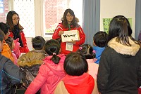 　南竿三校七十三名小學生昨天於中正國中小參加北科大科學營英語闖關遊戲。（圖／文：邱竟瑋）