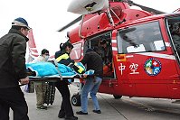 內政部空勤總隊救護兩名病患昨前往台北榮總治療。(圖/文:邱竟瑋)