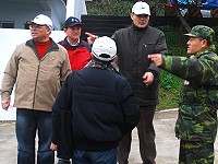 　副縣長陳敬忠上任後第一次訪視東引，半天時間內，會勘兩處閒置營區外，還走訪各機關單位，向基層同仁問好。（圖／文：陳其敏）