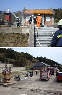 東、西莒消防分隊於公墓實際操演火災搶救演練,並呼籲鄉親,清明掃墓時請切記「四不二記」口訣。(圖:東、西莒消防分隊提供)
