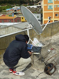　為解決東引地區無電視可看，有線電視業者架設小耳朵謀求改善。（圖／文：陳其敏）
