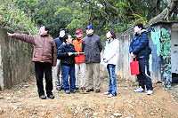 　為讓地區集合式住宅興建案儘早確定，以利後續推化及推動，縣府方面傾向以仁愛電池山為規劃目標；副縣長陳敬忠月前曾特率工務局長陳金寶、財政局長林貽德、環保局長陳玉利等人前往現勘。（圖／文：曹重偉）