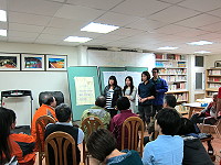 中原學生校外教學在馬祖,日前在仁愛村公所與社區幹部互動,提出對社區規劃的許多想像。(圖/文:劉秋月)