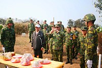 北指部劉指揮官率領官兵代表向罹難者致敬。（圖／文：傅仲賢）