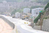 　觀光旺季即將到來，芹壁因為公私部門工程不斷，看起來仍像是個大工地。（圖／文：陳鵬雄）