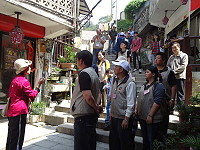 　塘岐社區發展協會昨天前進鐵板社區觀摩研習活動，大家度過愉快充實的一天。（圖：塘岐社協提供）