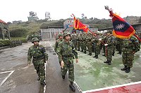 指揮官賀將軍於校閱時,弟兄們無不精神抖擻,展現出雄糾糾、氣昂昂的高標準軍人儀態。(圖:邱偉倫/文:王敏旭)