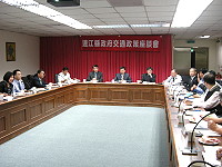　連江縣政府交通縣政顧問座談會昨日登場，會中縣政顧問們針對馬祖交通困境提出建言，做為未來馬祖交通建設的參考。（圖：連江縣政府交通局提供）