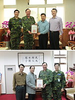 (上圖)漢光演習圓滿落幕感謝各界協助,任指揮官與楊主任致贈感謝狀與縣政府,由楊縣長與陳副縣長代表接受。(下圖)任指揮官致贈感謝狀給與連江縣議會,由陳議長代表接受。(圖/文:毛揚之)