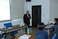 　101年度「政策轉介與跨域治理」研習馬祖場次昨展開，前考試院副院長吳容明來馬講授企劃書製作。（圖／文：邱竟瑋）