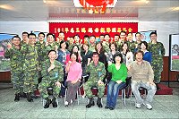 莒指部101年5月4日,於莒光英雄館舉辦「101年志工媽媽母親節感恩茶會」,由指揮官黃將軍親自主持,場面溫馨感人,氣氛和樂。(圖/文:黃俊勝)