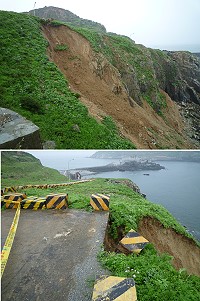 東引風虎角海岸山坡發生局部坍方,鄉公所籲請人車勿接近。 (圖/文:陳其敏)