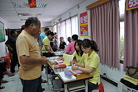 　101年整合式健康篩檢移師北竿，民眾排隊秩序良好。（圖／文：陳鵬雄）