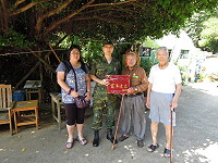 端節將屆,國軍馬祖財務組慰問榮民之家,送上關懷與心意。(圖/文:劉秋月)