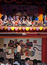 (上圖)介壽國中小昨天舉辦第37屆畢業典禮,學校為畢業生準備各式溫馨活動,晚間畢業典禮中,畢業生也上台獻唱,感謝師長的照顧與教誨。(圖/文:劉秋月);(下圖)坂里國小100學年度畢業典禮,秘書長劉羽茵代表縣長向畢業生表達祝賀。(圖/文:陳鵬雄)