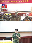 (上圖)馬防部召開五月份新進官兵輔導講習,由政戰主任楊將軍主持。(下圖)馬防部主任楊將軍期許新進官兵儘早適應部隊生活。(圖/文:陳柏嘉)