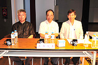 　首次的公民投票電視公辦公聽會，正方意見代表右起為車正國、曹順官、張龍光。（圖／文：曹重偉）