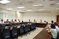 　公務人員普考將於今日登場，昨天上午工作人員在馬祖高中進行試務協調會議，會議中要求務必針對不同考試類科考卷發放及考試時間多加留意，以免損及考生權益。（圖／文：劉秋月）