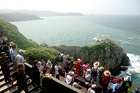 馬祖風景管理舉辦解說培訓營,40餘名學員在西引島33據點進行實地觀察及聽取老師講解。(圖/文:陳其敏)
