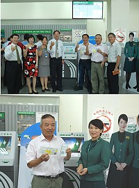 立榮航空KIOSK自助候補服務系統昨天在南、北竿機場正式啟用,未來不需填寫候補單,只要持身分證或健保卡,甚至輸入姓名即可登記候補,且絕不重複,馬祖機場的特殊情況,在這套候補機制也一體適用。(圖/文:劉秋月)