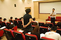 101年度縣府新進人員訓練昨圓滿完成,副縣長陳敬忠主持座談會。(圖/文:邱竟瑋)