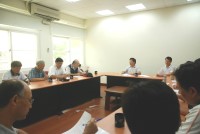 縣府昨天下午召開介壽商場重新規劃協調會,由縣長楊綏生主持與承租戶溝通。(圖/文:邱竟瑋)