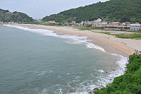 &#22338;里沙灘部份沙子回流，碎石灘面積縮小。（圖／文：陳鵬雄） 