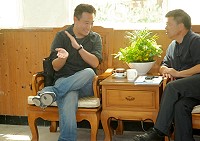 　電影「百日奇蹟」編審林偉克拜訪縣長，討論支援協拍事宜。（圖／文：邱竟瑋）