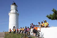 　中華民國單車安全協會20位會員以安全為前提暢遊東引、東莒並被「雙東」的自然美景深深著迷。（圖／文：林冰芳）