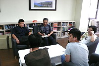 　馬祖博弈話題發燒，對岸媒體大公報福建辦事處主任史兵率多位記者來馬，針對博弈進行實地的觀察報導，並邀請縣長楊綏生進行專訪。（圖／文：劉秋月）