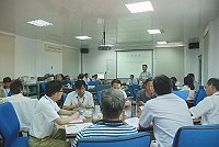 縣府及人事總處地方研習中心昨邀請地區機關、學校首長組成「菁英論壇」研討危機處理,並實施兵棋推演。(圖/文:邱竟瑋)