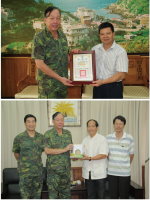 (上圖)馬防部任指揮官拜會縣長楊綏生,感謝連江縣政府於馬祖暑期戰鬥營時的全力相助,並頒發感謝狀。(下圖)任指揮官與政戰主任楊將軍一同拜會縣議會,並贈送秋節禮品。(圖/文:呂冠緯)