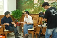 101年度連江縣運動會開幕儀式最快9月底至10月初在北桃園地區五個鄉鎮市播映,凱擘大寬頻所屬北桃園有線電視已進行拍攝作業。他們23日也訪問縣長籌備縣運的過程。(圖/文:邱竟瑋)