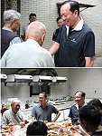(上圖)任指揮官代表防區官兵祝賀榮民伯伯身體安康、秋節愉快。(下圖)任指揮官與榮民伯伯共享晚餐,感受佳節團圓溫馨的氣氛。(圖:張碩浩/文:宋韋廷)