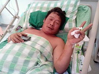 曹端陽手術後,神情輕鬆地向大家致謝。(圖:摘自facebook)