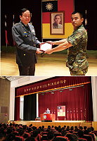 (上圖)任指揮官親自為累功換章同仁頒發獎章與獎狀。(下圖)任指揮官親自主持月會,勉勵官兵「堅守本分,團隊合作」。(圖/文:趙崇光)